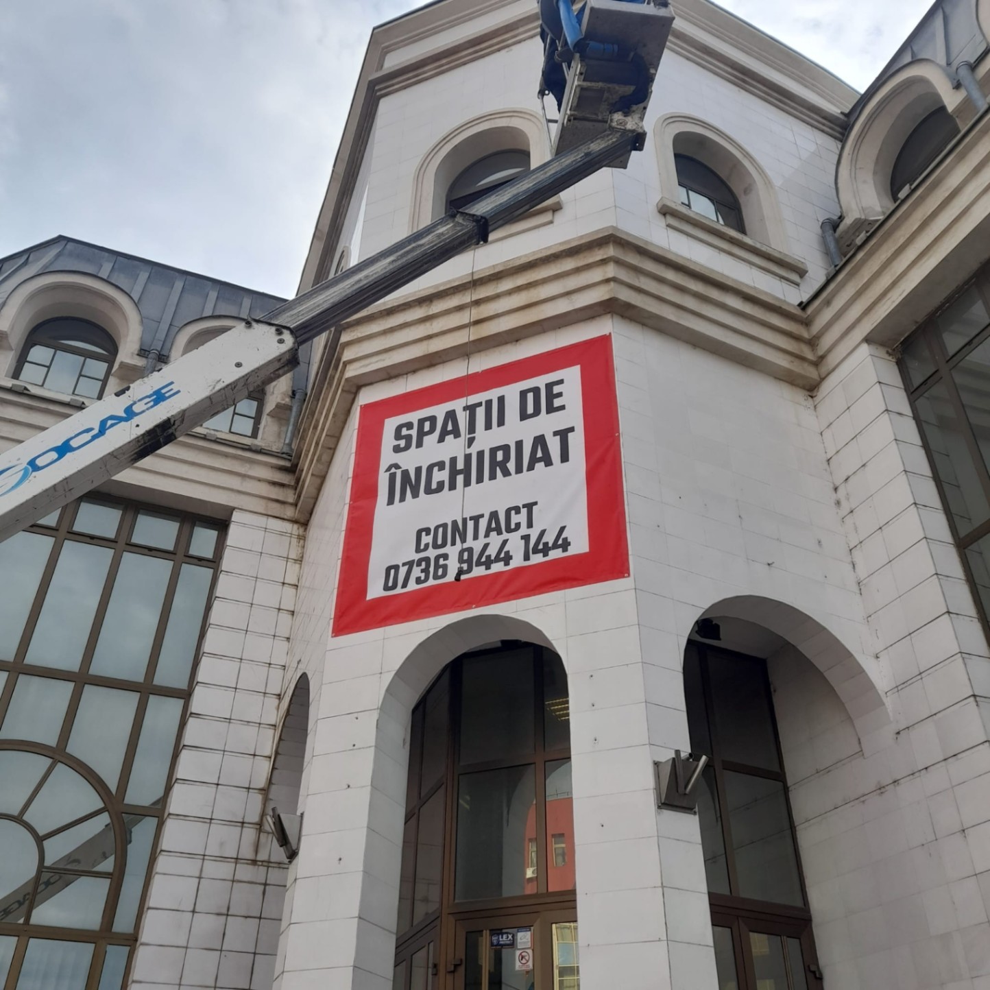 Banner outdoor de mari dimensiuni